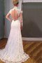 Abito da sposa sirena scollegato con applique in pizzo con maniche lunghe a terra