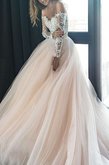 Abito da sposa in previsione del futuro stravagante sensuale con ricamo moda con perline