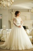 Abito da Sposa Barchetta A Terra con Applique Allacciato Coda A Strascico Cappella