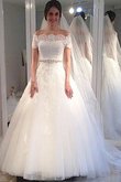 Abito da Sposa in Tulle Naturale con Manica Corte Ball Gown Spazzola Treno