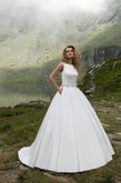 Abito da Sposa Coda A Strascico Corto Naturale con Cristino Retro in Pizzo