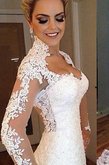 Abito da sposa sirena scollegato con applique in pizzo con maniche lunghe a terra