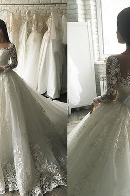 Abito da sposa romantico bello con ricamo allacciato lusso con piega