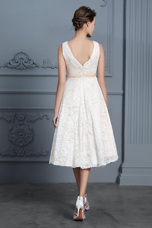 Abito da sposa distintivo in pizzo particolare con ricamo senza maniche al ginocchio