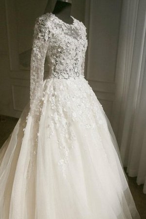 Abito da Sposa Conservatore in Tulle con Fiore in Pizzo Semplice