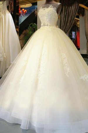 Abito da Sposa in Organza Cerniera Radiosa con Applique Coda A Strascico Cappella