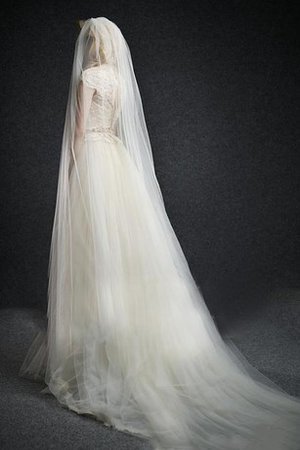 Abito da Sposa in Pizzo Naturale con Bottone con Perline Cappellino