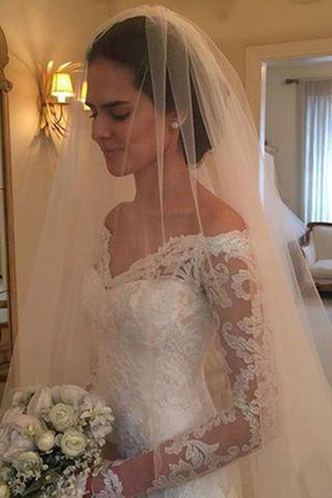 Abito da Sposa Coda A Strascico Corto in Pizzo Tubino Fuori dalla spalla Naturale