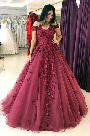 Abito da ballo con applique senza maniche alla moda in tulle ball gown fuori dalla spalla