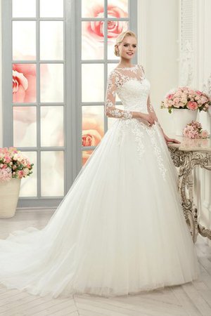 9ce2-x2d05-abito-da-sposa-a-terra-in-pizzo-con-maniche-lunghe-in-pizzo-tradizionale.jpg