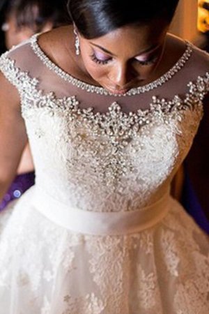 Abito da sposa senza maniche spazzola treno affascinante in tulle con ricamo sogno