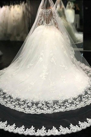 Abito da sposa con maniche lunghe a terra angelica in tulle naturale con piega